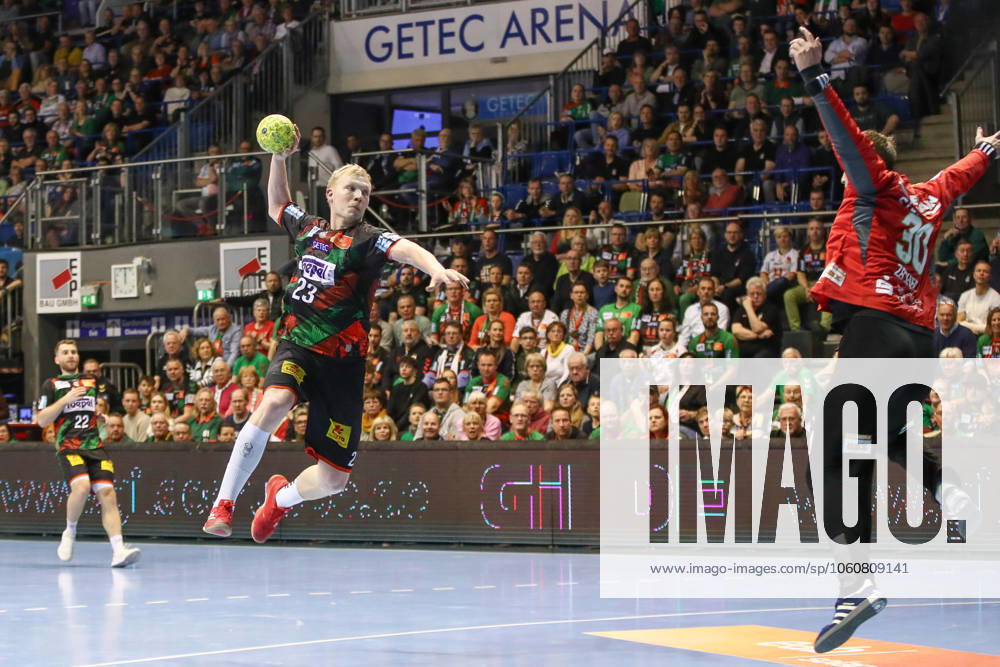Handball Daikin HBL, SC Magdeburg HC Erlangen, v l Magnus Saugstrup Magdeburg, 23 throws goal, Torschuetze, scores goal, Treffer, scores the goal Magdeburg