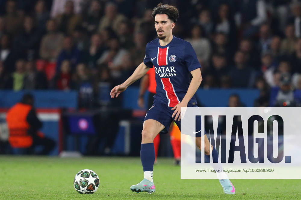 VITINHA of PSG in the UEFA 2024 25 Quarter-Final first leg game between PARIS SAINT GERMAIN and ASTON VILLA at the Parc des Princes stadium in Paris, France Paris France - ZUMAc179 20250409_zep_c179_519