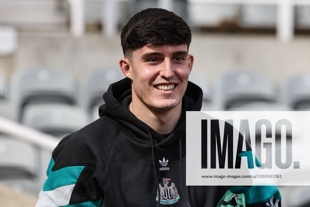 Premier League Newcastle United v Manchester United, ManU Tino Livramento of Newcastle United arrives during the Premier League match Newcastle United vs Manchester United at St. James s Park, Newcastle, United Kingdom, 13th April 2025 (Photo by Mark Cosgrove News Images) Newcastle St. James s Park Tyne and Wear United Kingdom