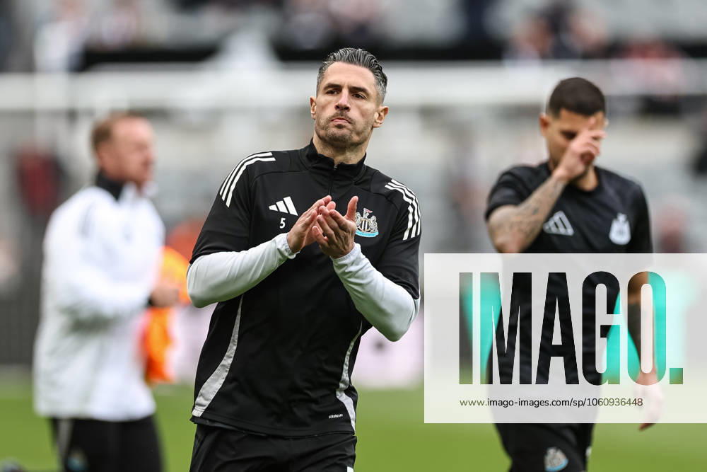 Premier League Newcastle United v Manchester United, ManU Fabian Schär of Newcastle United in the pregame warmup session during the Premier League match Newcastle United vs Manchester United at St. James s Park, Newcastle, United Kingdom, 13th April 2025 (Photo by Mark Cosgrove News Images) Newcastle St. James s Park Tyne and Wear United Kingdom