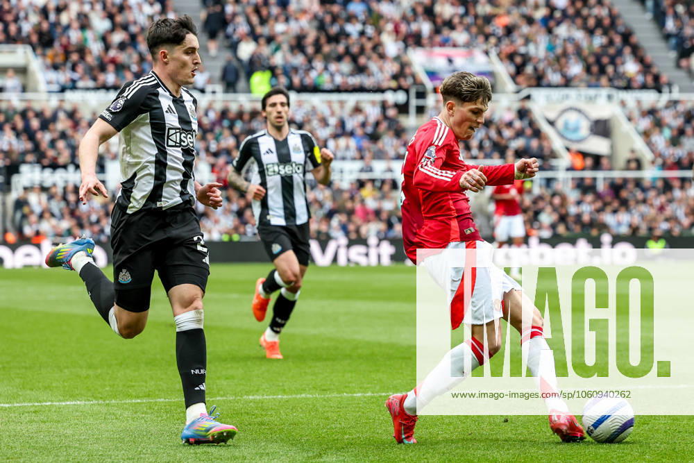 Premier League Newcastle United v Manchester United, ManU Alejandro Garnacho of Manchester United scores to make it 1-1 during the Premier League match Newcastle United vs Manchester United at St. James s Park, Newcastle, United Kingdom, 13th April 2025 (Photo by Mark Cosgrove News Images) Newcastle St. James s Park Tyne and Wear United Kingdom