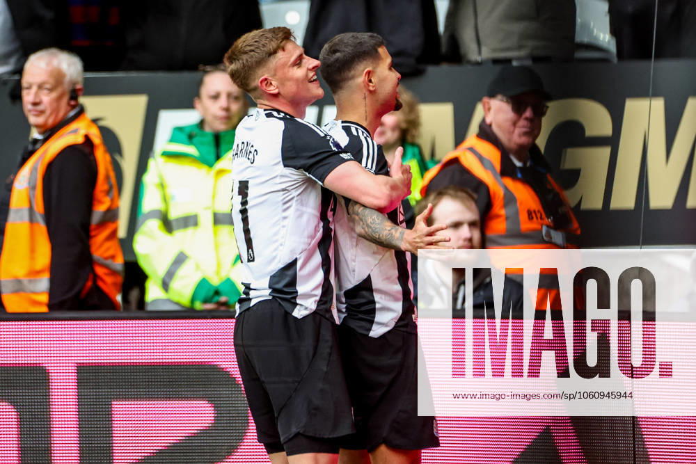 Premier League Newcastle United v Manchester United, ManU Bruno Guimaraes of Newcastle United celebrates his goal with teammates to make it 4-1 during the Premier League match Newcastle United vs Manchester United at St. James s Park, Newcastle, United Kingdom, 13th April 2025 (Photo by Mark Cosgrove News Images) Newcastle St. James s Park Tyne and Wear United Kingdom