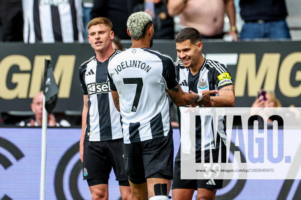 Premier League Newcastle United v Manchester United, ManU Bruno Guimaraes of Newcastle United celebrates his goal with teammates to make it 4-1 during the Premier League match Newcastle United vs Manchester United at St. James s Park, Newcastle, United Kingdom, 13th April 2025 (Photo by Mark Cosgrove News Images) Newcastle St. James s Park Tyne and Wear United Kingdom