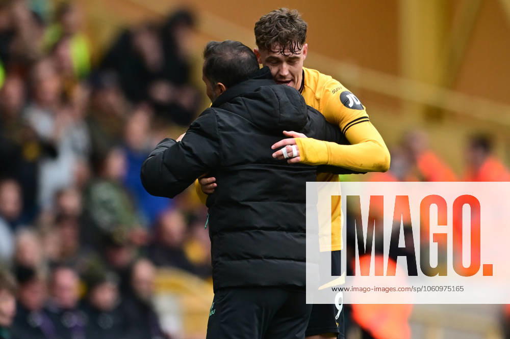 Wolverhampton Wanderers v Tottenham Hotspur Premier League 13 04 2025. Wolverhampton Wanderers forward Jorgen Strand Larsen (9) embraces Wolverhampton Wanderers manager Vitor Pereira during the Premier League match between Wolverhampton Wanderers and Tottenham Hotspur at Molineux, Wolverhampton, England on 13 April 2025. Wolverhampton Molineux West Midlands England Editorial use only DataCo restrictions apply See www.football-dataco.com ,