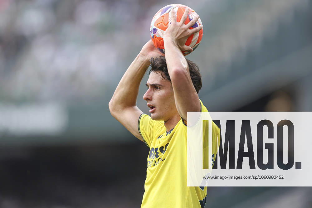 ESP: Real Betis - Villarreal CF. La Liga EA Sports. Date 31 Sergi Cardona of Villarreal CF during the La Liga EA Sports, date 31 between Real Betis and Villarreal CF played at Benito Villamarin Stadium on April 13, 2024 in Sevilla, Spain. kpng