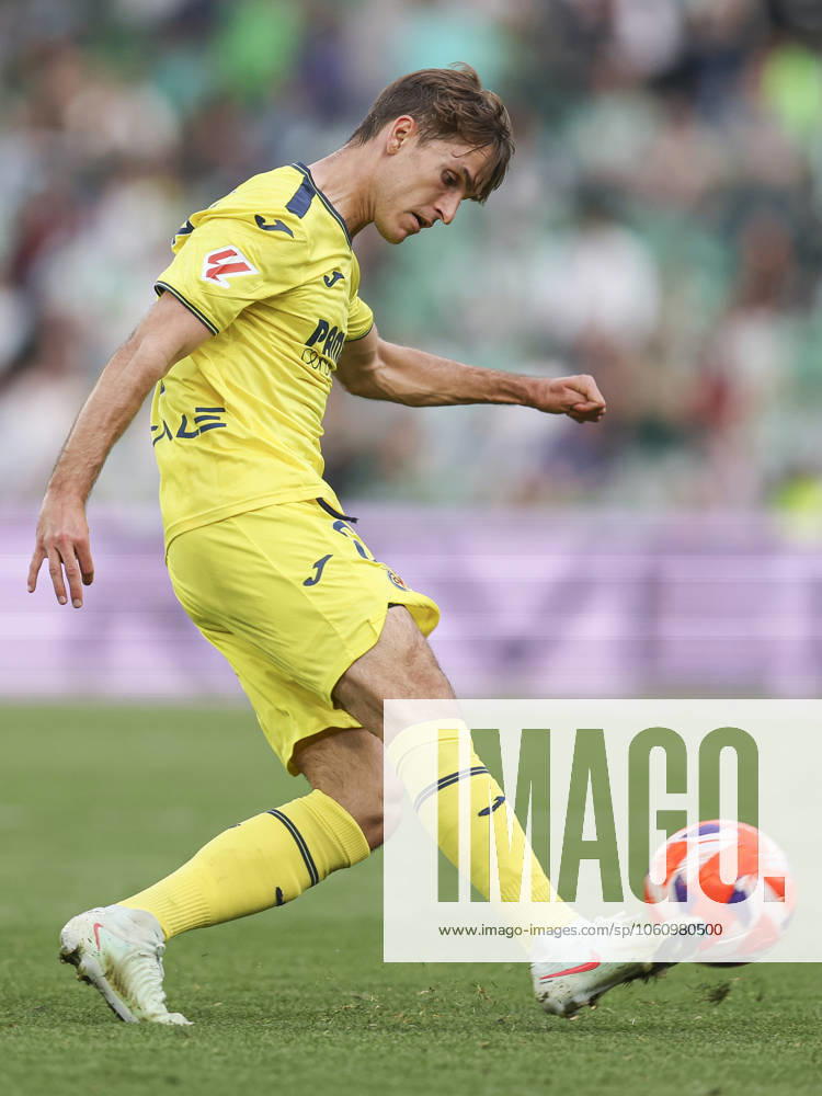 ESP: Real Betis - Villarreal CF. La Liga EA Sports. Date 31 Denis Suarez of Villarreal CF during the La Liga EA Sports, date 31 between Real Betis and Villarreal CF played at Benito Villamarin Stadium on April 13, 2024 in Sevilla, Spain. kpng