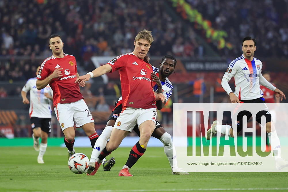 Manchester United, ManU v Olympique Lyonnais Europa League 17 04 2025. Quarter Final leg 2 of 2 Rasmus Hojlund (9) of Manchester United controls the ball during the Europa League quarter final second leg match between Manchester United and Olympique Lyonnais at Old Trafford, Manchester, England on 17 April 2025. Manchester Old Trafford Greater Manchester England Editorial use only ,