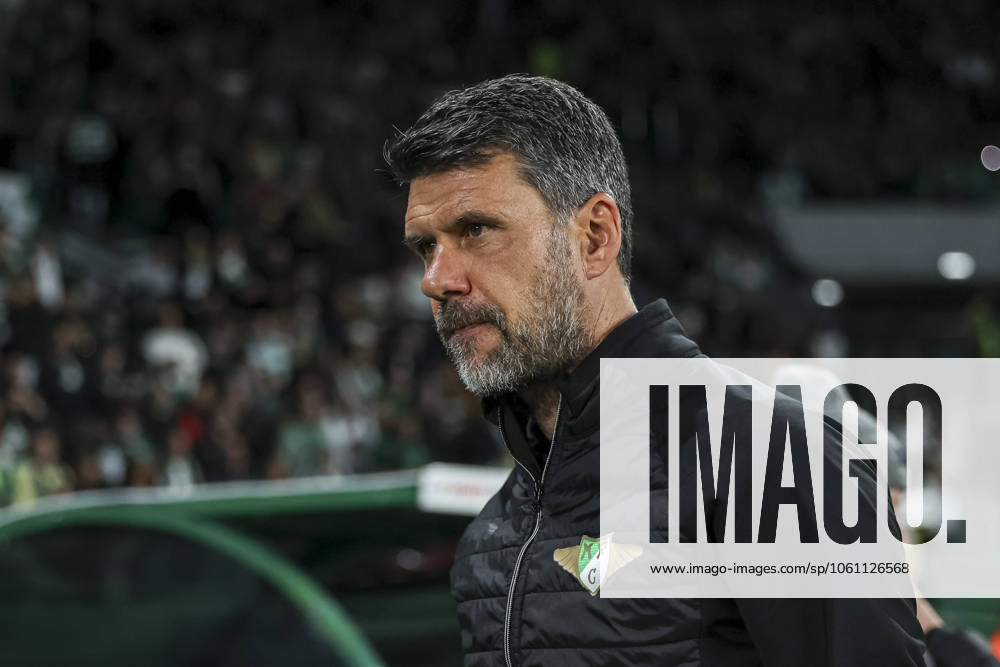 Lisbon, Portugal, April 18th, 2025: Cristiano Bacci Moreirense FC coach in action during the Liga Portugal Betclic game between Sporting CP vs Moreirense FC Estadio Jose Alvalade, Lisbon on April 18th 2025 (Joao Bravo SPP)