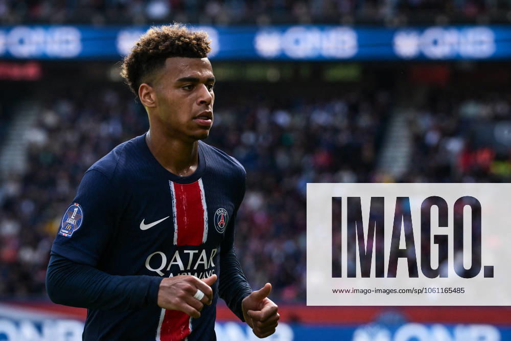 Ligue 1 PSG vs Havre AC - FA Paris Saint-Germain’s forward Desire Doue looks on during the French L1 football match between Paris Saint-Germain and Havre AC at the Parc des Princes stadium in Paris on Avril 19, 2025. Photo by Firas Abdullah ABACAPRESS.COM Paris Île-de-France France