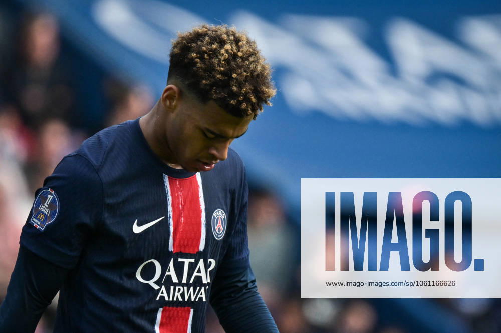 Ligue 1 PSG vs Havre AC - FA Paris Saint-Germain’s forward Desire Doue looks on during the French L1 football match between Paris Saint-Germain and Havre AC at the Parc des Princes stadium in Paris on Avril 19, 2025. Photo by Firas Abdullah ABACAPRESS.COM Paris Île-de-France France