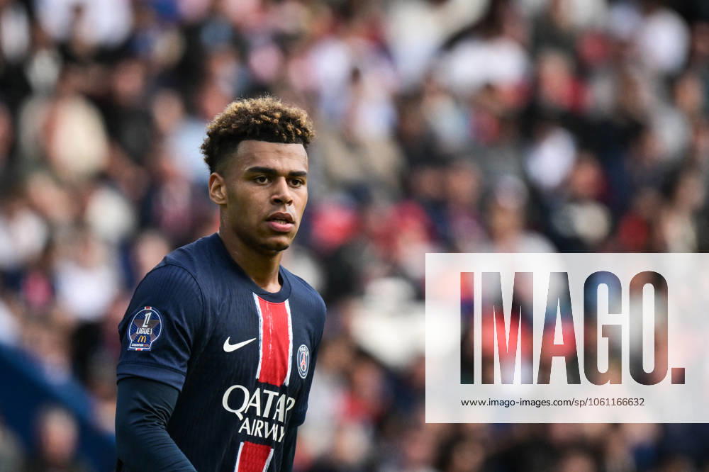 Ligue 1 PSG vs Havre AC - FA Paris Saint-Germain’s forward Desire Doue looks on during the French L1 football match between Paris Saint-Germain and Havre AC at the Parc des Princes stadium in Paris on Avril 19, 2025. Photo by Firas Abdullah ABACAPRESS.COM Paris Île-de-France France