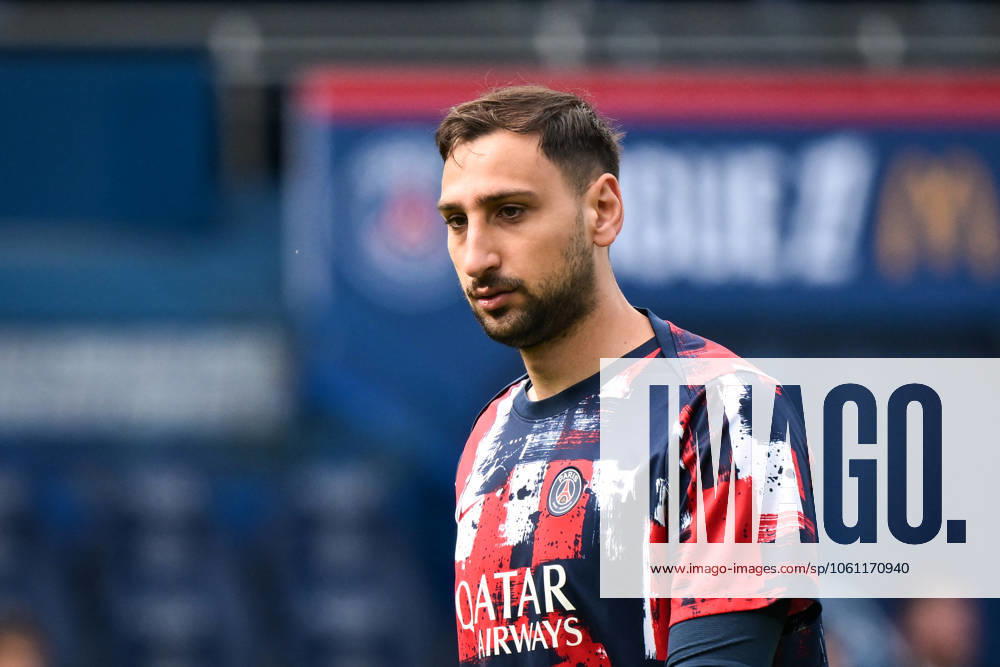 Ligue 1 PSG vs Havre AC - FA Paris Saint-Germain’s goalkeeper Gianluigi Donnarumma warms up before the French L1 football match between Paris Saint-Germain and Havre AC at the Parc des Princes stadium in Paris on Avril 19, 2025. Photo by Firas Abdullah ABACAPRESS.COM Paris Île-de-France France