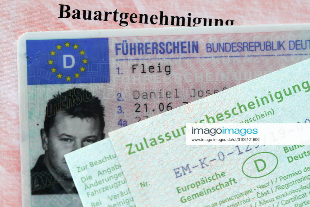 Winches theme picture new driving licence, driving licence, vehicle registration, registration certificate theme picture new driving licence, driving licence, vehicle registration, registration certificate Freiburg 10 11 2020 new driving licence, driving licence of the Federal Republic of Germany with vehicle registration, registration certificate part 1 theme picture, feature pict