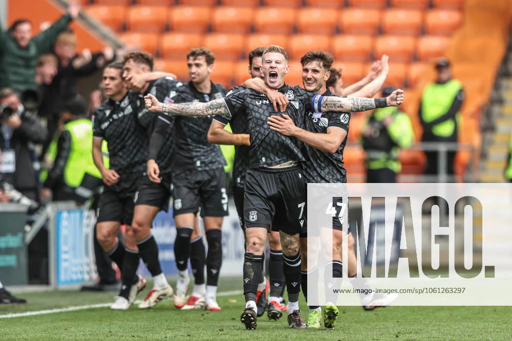 Sky Bet League 1 Blackpool v Wrexham James McClean of Wrexham goads the Blackpool fans after he scores to make it 0-1 during the Sky Bet League 1 match Blackpool vs Wrexham at Bloomfield Road, Blackpool, United Kingdom, 21st April 2025 (Photo by Alfie Cosgrove News Images) Blackpool Bloomfield Road Lancashire United Kingdom