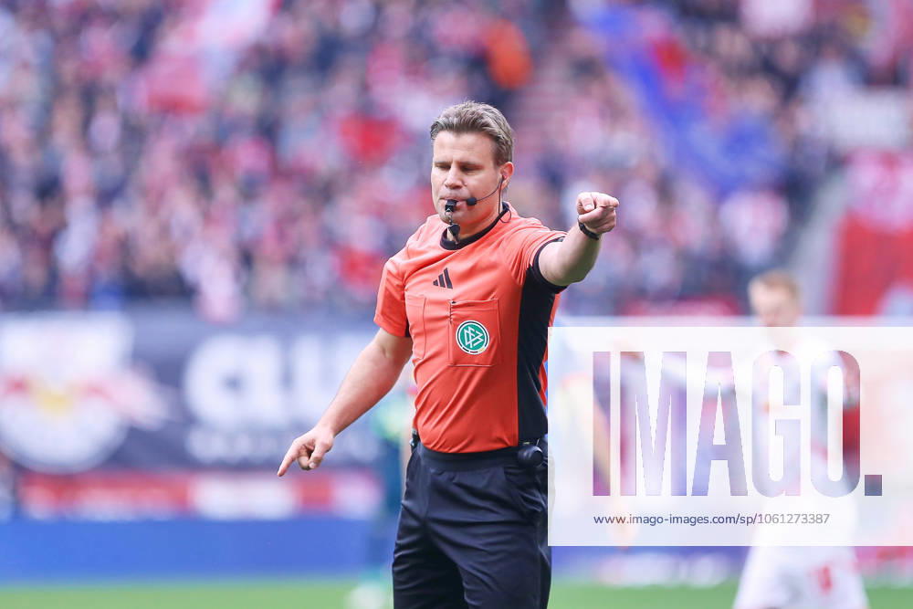 Red Bull Arena 30 Matchday, Season 2024 25, 1 Soccer Bundesliga RB Leipzig Holstein Kiel Referee Felix Brych