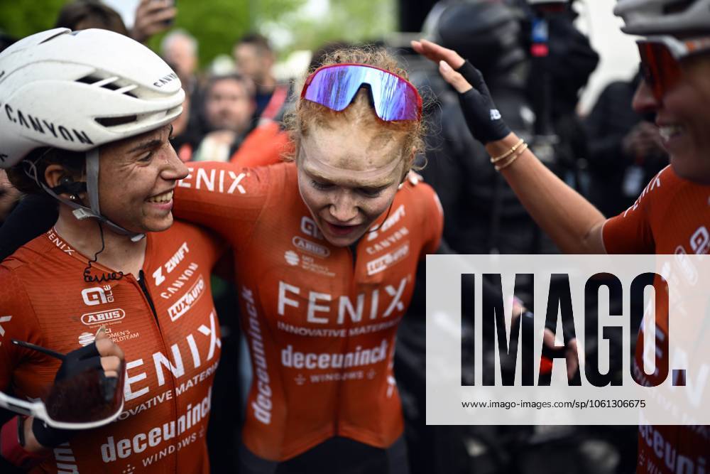 Dutch Puck Pieterse of Fenix-Deceuninck celebrates with teammates after winning the women s race of the La Fleche Wallonne , one day cycling race (Waalse Pijl - Walloon Arrow), 140,7 km from Ciney to Huy, Wednesday 23 April 2025. JASPERxJACOBS x121661008x