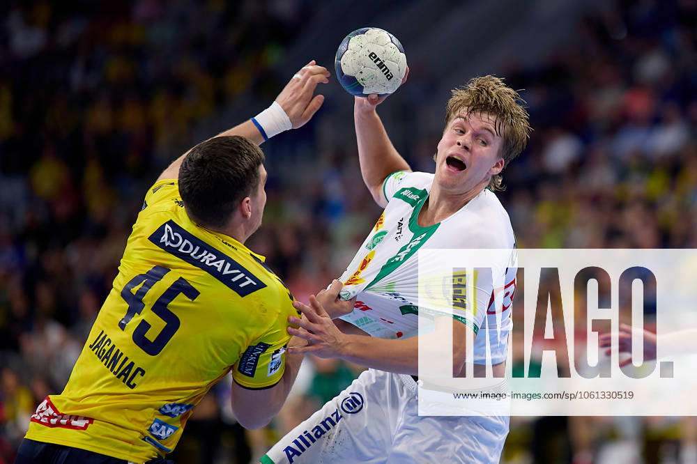 Andri Mar Runarsson SC DHfK Leipzig, 04 in attack, Halil Jaganjac Rhein Neckar Loewen, 45 haelt GER, Rhein Neckar Loewen SC DHfK Leipzig, Handball, 1 Bundesliga, 27 Spieltag, Spielzeit 2024 2025, 24 04 2025 GER, Rhein Neckar Loewen SC DHfK Leipzig, Handball, 1 Bundesliga, 27 Spieltag, Spielzeit 2024 2025, 24 04 2025 Mannheim
