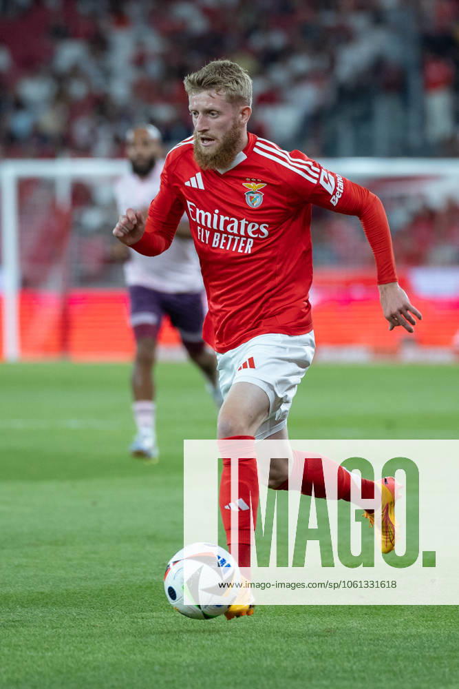 Benfica defender from Germany JAN-NIKLAS BESTE (37) in action during the friendly game between Benfica and Brentford at Estadio da Luz Lisbon Portugal - ZUMAs359 20240725_zsp_s359_116
