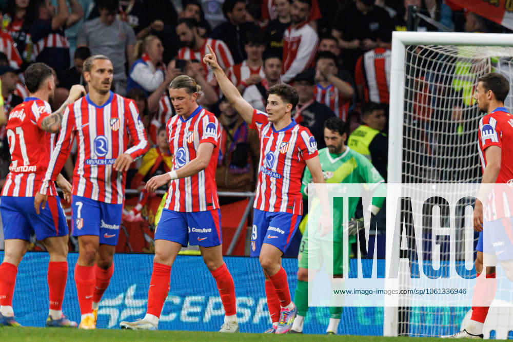 Julian Alvarez seen celebrating after scoring goal during LaLiga EA SPORTS game between teams of Atletico de Madrid and Rayo Vallecano at Estadio Civitas Metropolitano (Maciej Rogowski) Madrid Estadio Civitas Metropolitano Spain