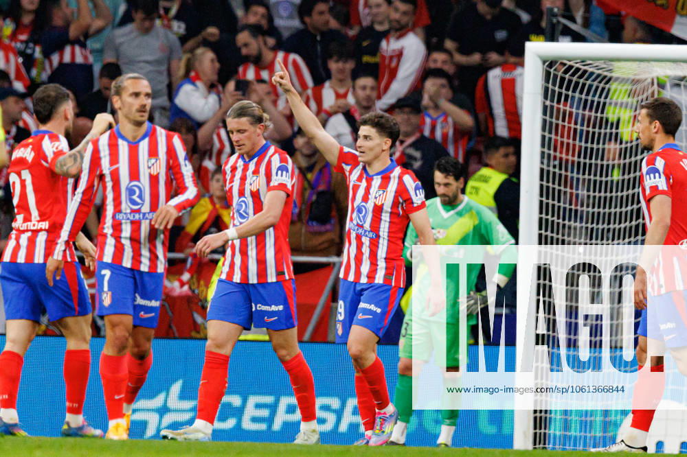 Julian Alvarez seen celebrating after scoring goal during LaLiga EA SPORTS game between teams of Atletico de Madrid and Rayo Vallecano at Estadio Civitas Metropolitano (Maciej Rogowski) Madrid Estadio Civitas Metropolitano Spain