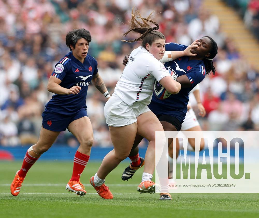 KW17 Maud Muir of England fends away Yllana Brosseau of France England v France, Guinness Women s Six Nations 2025, Rugby Union, Allianz Stadium, Twickenham, UK - 26 Apr 2025