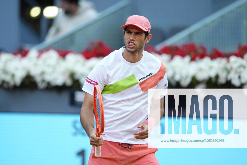 Nuno Borges of Portugal in action against Alejandro Davidovich Fokina of Spain during the Mutua Madrid Open 2025, ATP, Tennis Herren Masters 1000 and WTA, Tennis Damen 1000 tennis tournament, celebrated at Caja Magica on April 25, 2025 in Madrid, Spain. Madrid Spain - ZUMAa181 20250425_zaa_a181_354