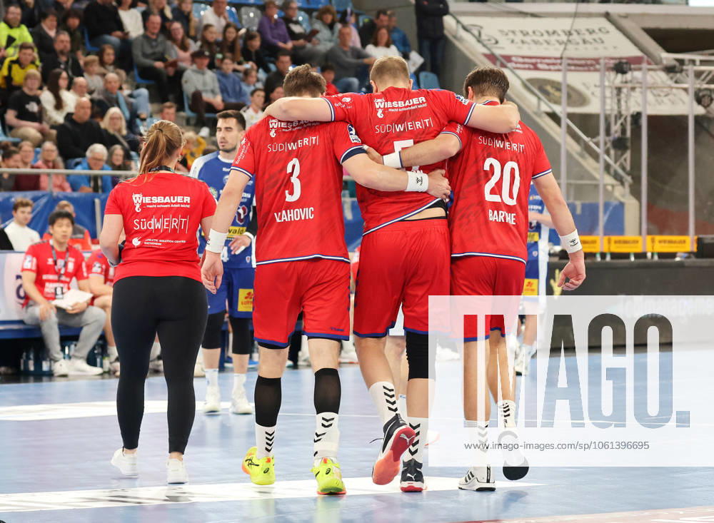Germany, Bietigheim, Handball 1 Bundesliga, SG BBM Bietigheim vs ThSV Eisenach, Julius Kühn BBM has to leave the field injured