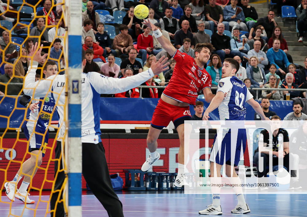 Germany, Bietigheim, Handball 1 Bundesliga, SG BBM Bietigheim vs ThSV Eisenach, f l Tom Wolf BBM , Ivan Snajder ThSV