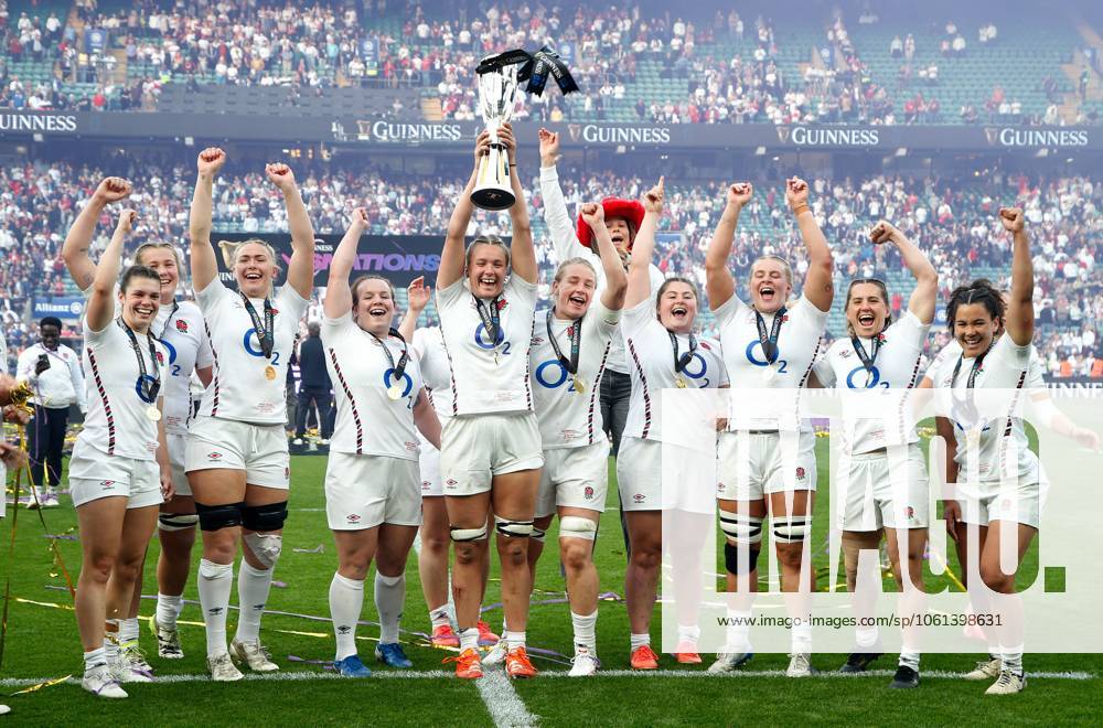 KW17 Zoe Aldcroft the England captain with the Womens 6 Nations Trophy surrounded by her teammates England v France, Guinness Women s Six Nations 2025, Rugby Union, Allianz Stadium, Twickenham, UK - 26 Apr 2025