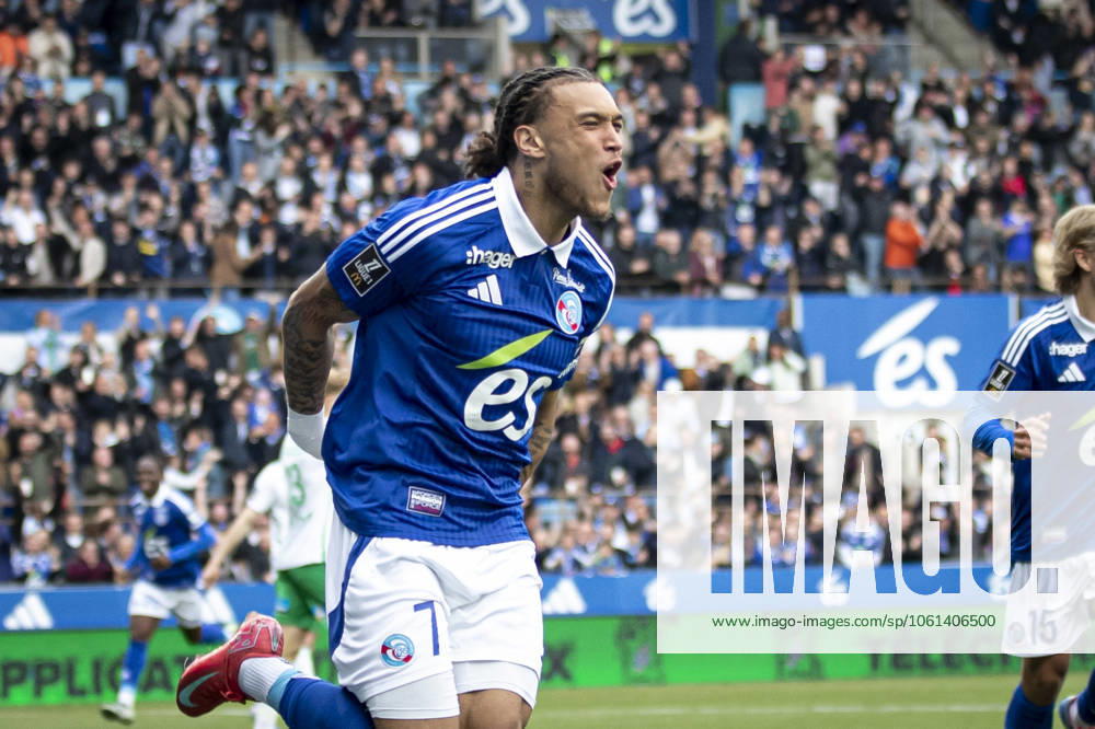 FOOTBALL : Racing Strasbourg vs Saint Etienne- Ligue 1 Stade de la Meinau 26 04 2025 Joie des joueurs de Racing Strasbourg apres le but 7 Diego Moreira (RCS)