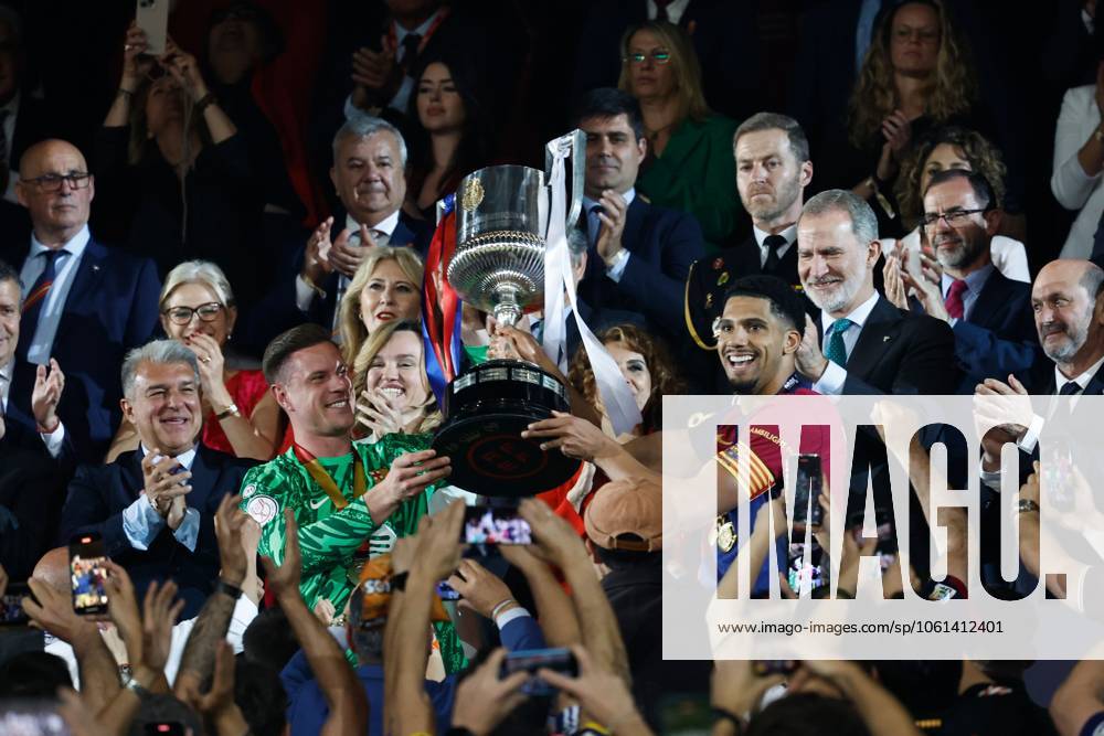 KW17 Marc-André ter Stegen of Barcelona and Ronald Araujo of Barcelona lift the trophy Barcelona v Real Madrid, Copa del Rey, Final, Football, Estadio La Cartuja de Sevilla, Seville, Spain - 26 Apr 2025