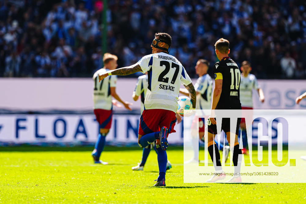 Goal celebration after scoring 1 1 from penalty kick Davie Selke Hamburger SV, 27 GER, Hamburger SV vs Karlsruher SC, Football, 2 Bundesliga, Matchday 31, Season 2024 2025, 27 04 2025 DFL REGULATES PROHIBIT ANY USE OF PHOTOGRAPHS AS IMAGE SEQUENCES AND OR QUASI VIDEO GER, Hamburger SV vs Karlsruher SC, Football, 2 Bundesliga, Matchday 31, Season 2024 2025, 27 04 2025 Hamburg