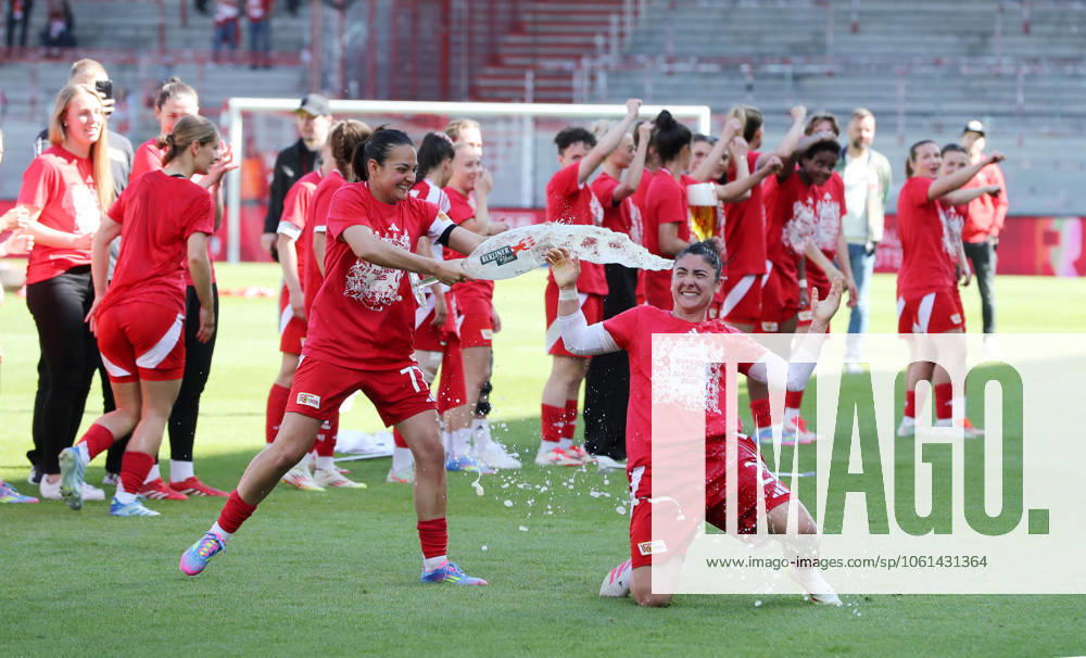Athanasia Moraitou, Eleni Markou, Union womens team promoted to 1 Bundesliga Jubel Emotion Freude Aufsteiger aufgestiegen Sport Fußball Fußball 2 Bundesliga Damen Saison 2024 2025 27 04 2025 1 FC Union Berlin vs Borussia Mönchengladbach BMG DFL regulations prohibit any use of photographs as image sequences and or quasi video