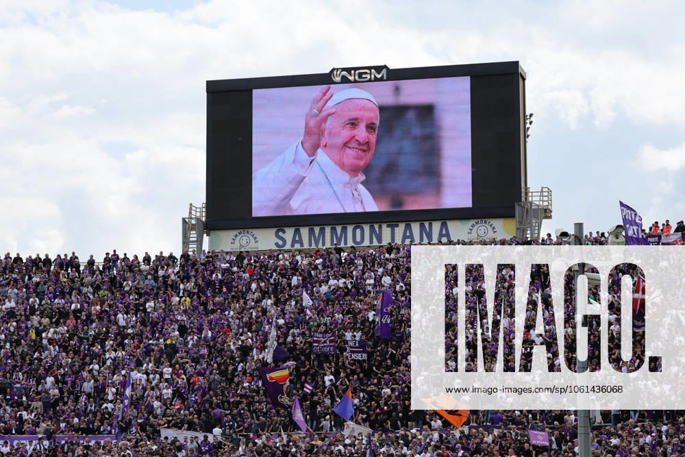 KW17 ACF Fiorentina v Empoli FC - Campionato Serie A An image of Pope Francis during the minute of silence in his memory during the Italian Serie A football match between ACF Fiorentina and Empoli FC, on April 27, 2025 at the Artemio-Franchi Stadium in Florence. Italy Firenze FI Italy