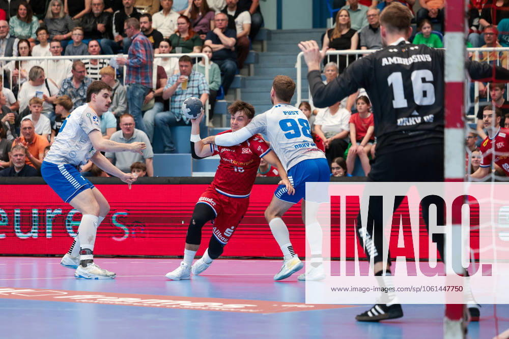 2 Handball Bundesliga, 29 Matchday, TuSEM Essen Dessau Rosslauer HV, f l Nils Homscheid TuSEM Essen , Yannick Marcos Pust Dessau Rosslauer HV 06 , Essen Am Hallo NRW Germany xRHR PHOTO DEx