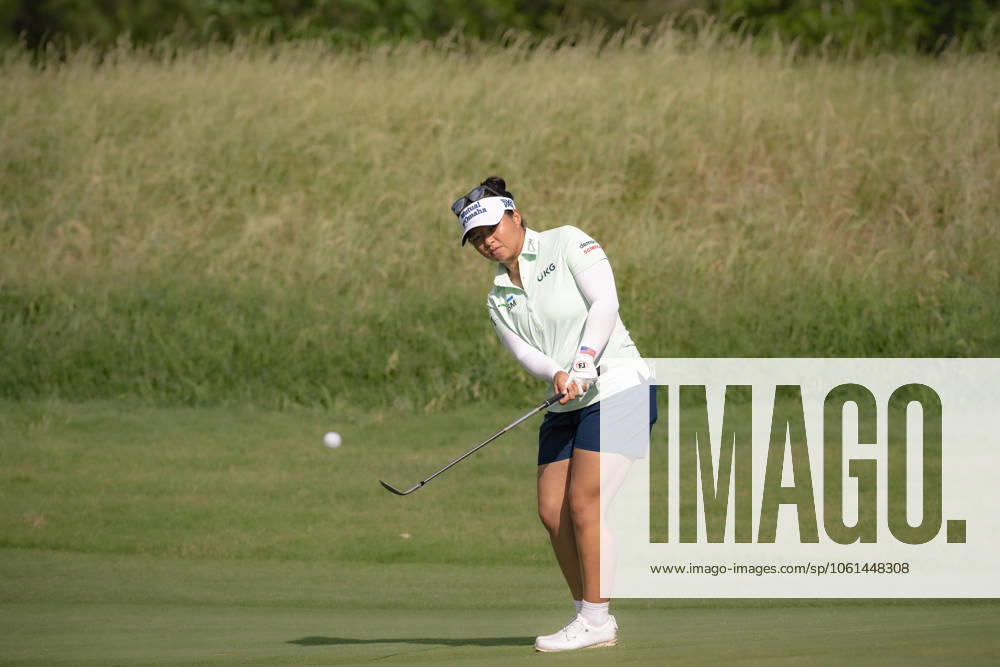 MEGAN KHANG (USA) chips on the 2nd green during the final round of the 2025 Chevron Championship at The Club at Carlton Woods in The Woodlands, Texas, on Sunday, April 27, 2025. The Woodlands USA - ZUMAp213 20250427_znp_p213_002