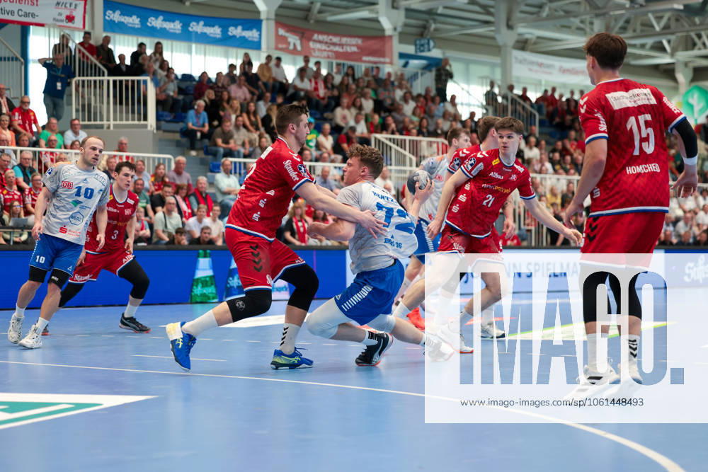 2 Handball Bundesliga, 29 Matchday, TuSEM Essen Dessau Rosslauer HV, f l Dennis Szczesny TuSEM Essen , Tim Maximilian Hertzfeld Dessau Rosslauer HV 06 , Essen Am Hallo NRW Germany xRHR PHOTO DEx