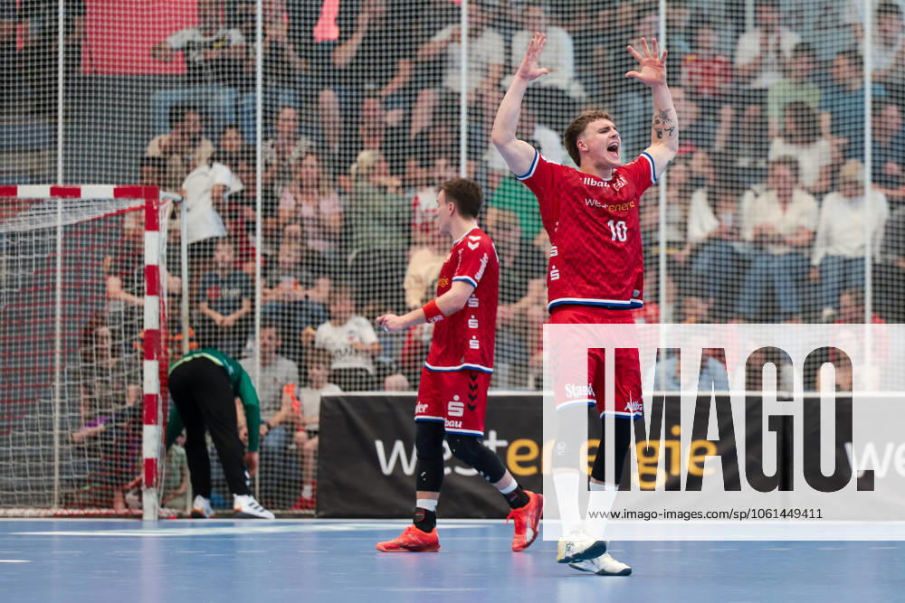 2 Handball Bundesliga, 29 Matchday, TuSEM Essen Dessau Rosslauer HV, Finn Wolfram TuSEM Essen motivates fans and teammates, Essen Am Hallo NRW Germany xRHR PHOTO DEx