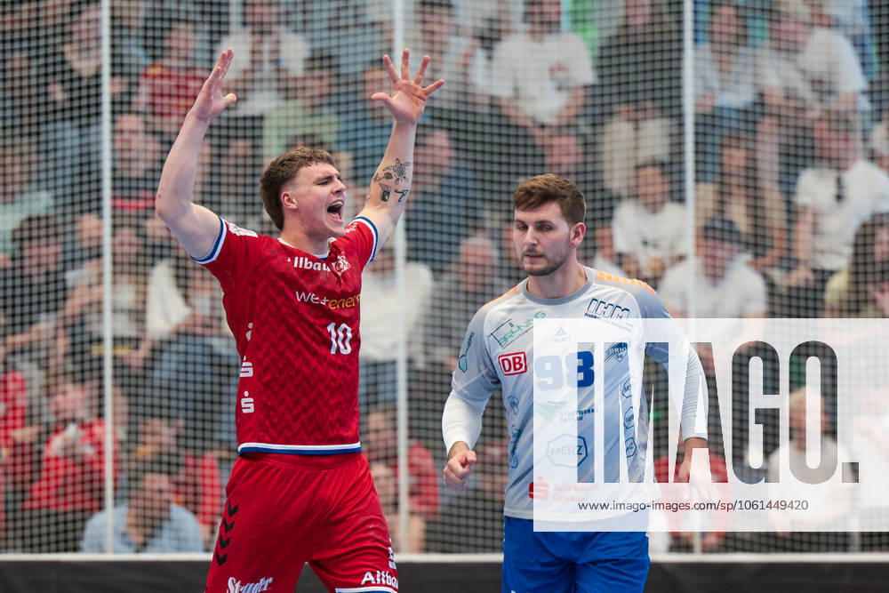 2 Handball Bundesliga, 29 Matchday, TuSEM Essen Dessau Rosslauer HV, f l Finn Wolfram TuSEM Essen cheering, Yannick Marcos Pust Dessau Rosslauer HV 06 , Essen Am Hallo NRW Germany xRHR PHOTO DEx