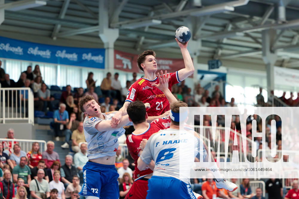 2 Handball Bundesliga, 29 Matchday, TuSEM Essen Dessau Rosslauer HV, f l Tim Maximilian Hertzfeld Dessau Rosslauer HV 06 , Felix Eissing TuSEM Essen , Essen Am Hallo NRW Germany xRHR PHOTO DEx