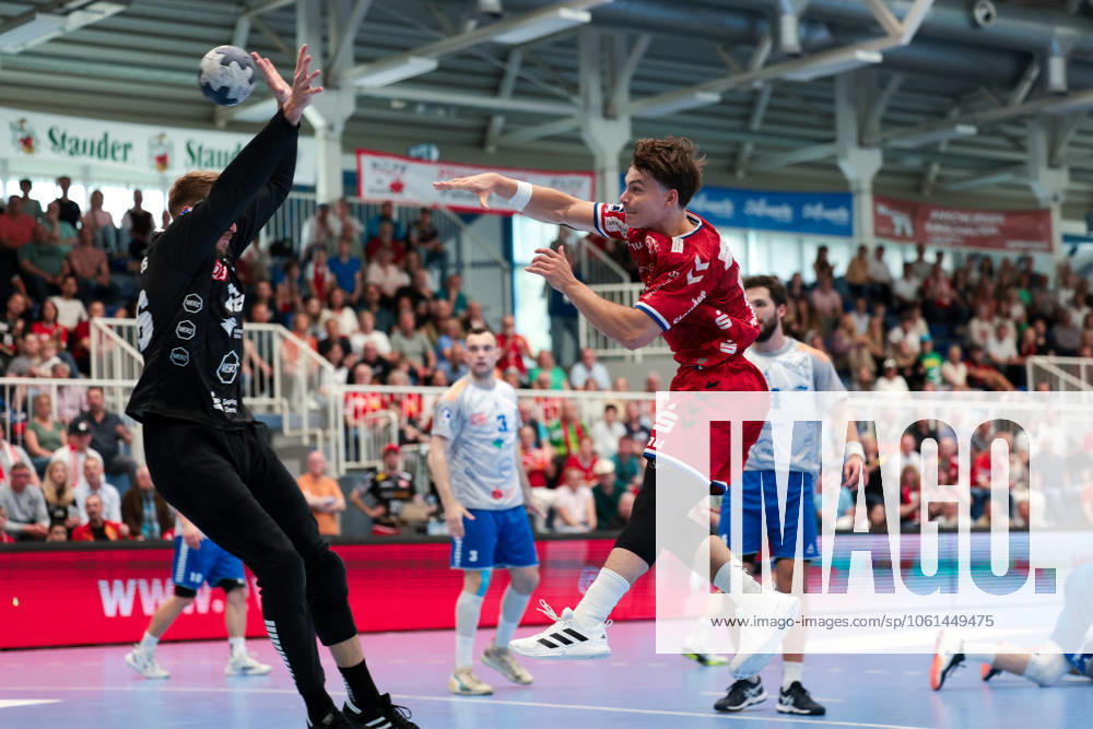 2 Handball Bundesliga, 29 Matchday, TuSEM Essen Dessau Rosslauer HV, f l Goalkeeper Philip Ambrosius Dessau Rosslauer HV 06 , Nils Homscheid TuSEM Essen , Essen Am Hallo NRW Germany xRHR PHOTO DEx