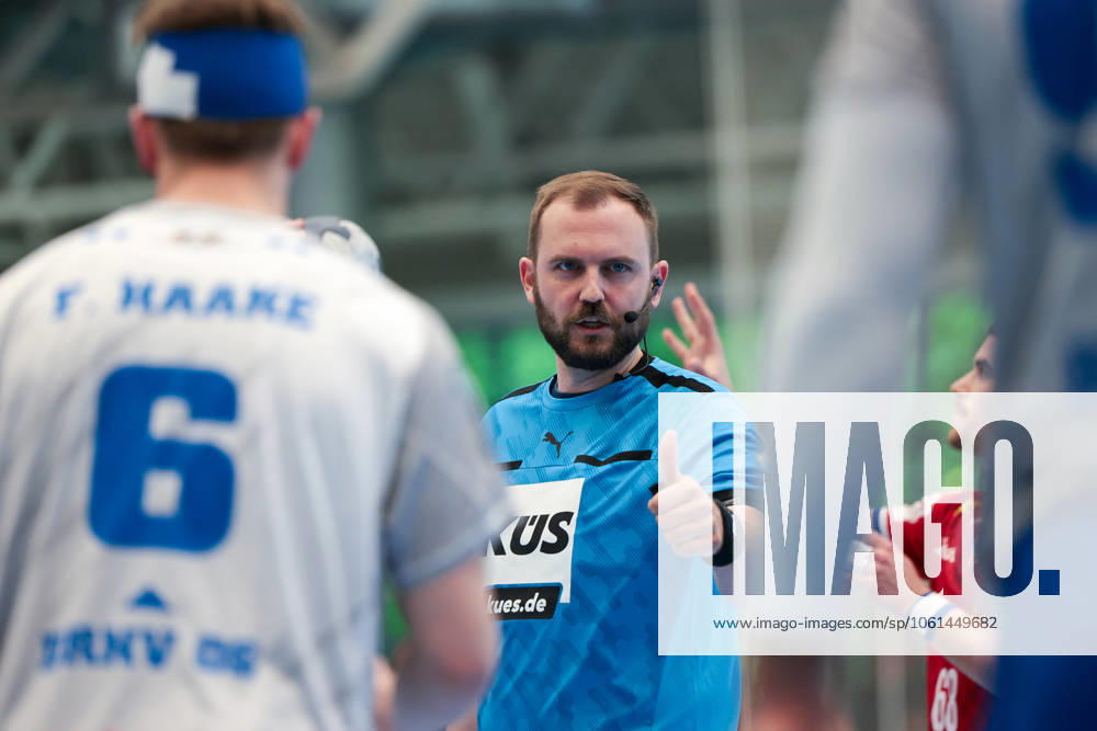 2 Handball Bundesliga, Matchday 29, TuSEM Essen Dessau Rosslauer HV, Referee Paul Kijowski, Essen Am Hallo NRW Germany xRHR PHOTO DEx