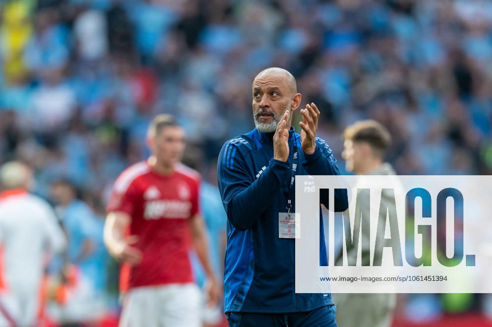 Nuno Espirito Santo, Manager of Nottingham Forest acknowledges the fans after his sides defeat during the FA Cup Semi Final match between Nottingham Forest and Manchester City at Wembley Stadium, London, England on 27 April 2025.