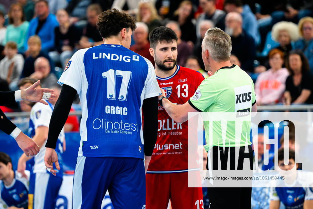 Bietigheim HBL 24 25 SG BBM Bietigheim THSV Eisenach v li Marko Grgic Eisenach , Juan de la Pena Bietigheim , Referee Robert Schulze Bietigheim Bissingen Egetrans Arena Baden Württemberg Germany