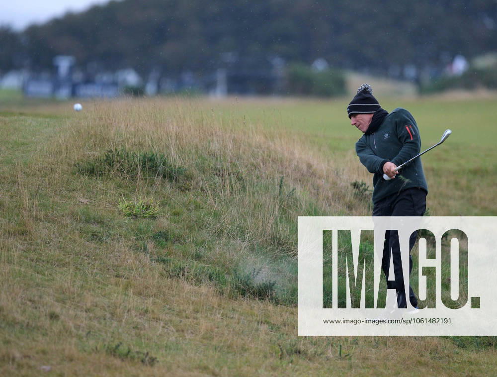 UK: The Alfred Dunhill Links Championship at Kingsbarns, St Andrews, Scotland on 30 September 2022 Pictured: Ex-footballer Gianfranco Zola plays out of rough on the 9th fairway at Kingsbarns during the second round of the Alfred Dunhill Links Championship 2022 St Andrews Fife Scotland
