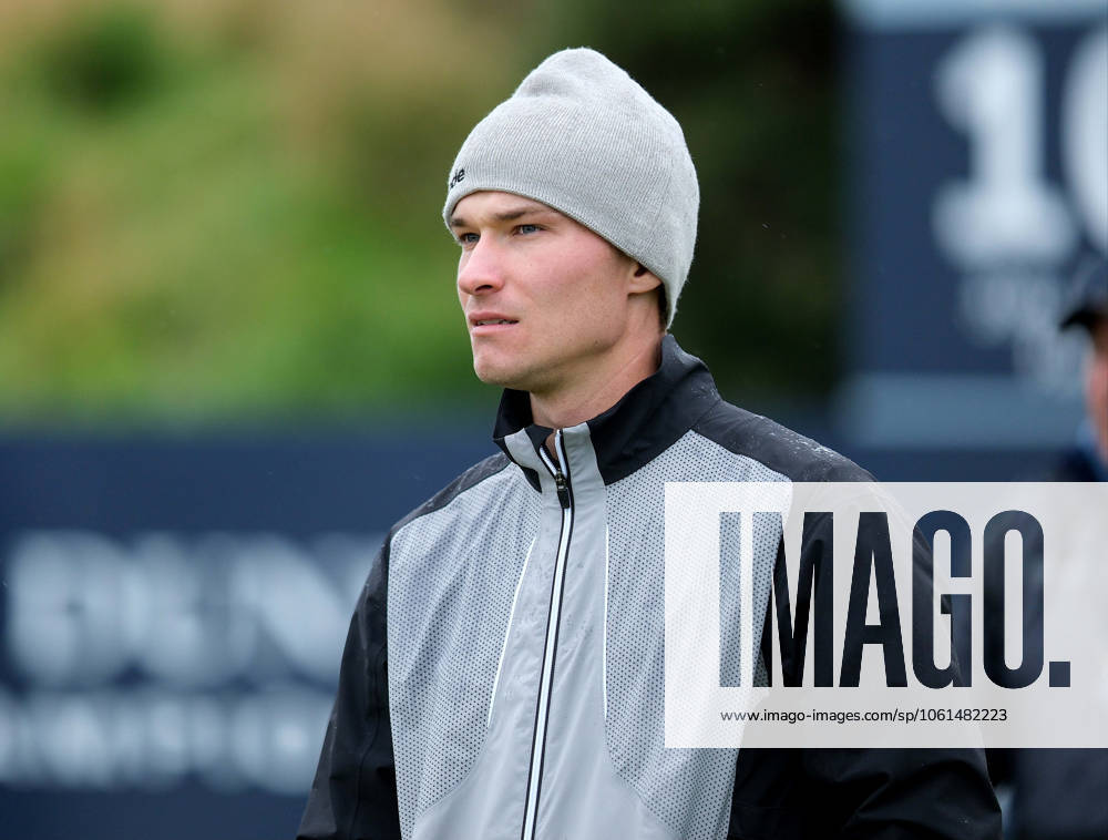 UK: The Alfred Dunhill Links Championship at Kingsbarns, St Andrews, Scotland on 30 September 2022 Pictured: Rasmus Hojgaard (Denmark) on the 10th tee at Kingsbarns during the second round of the Alfred Dunhill Links Championship 2022 St Andrews Fife Scotland