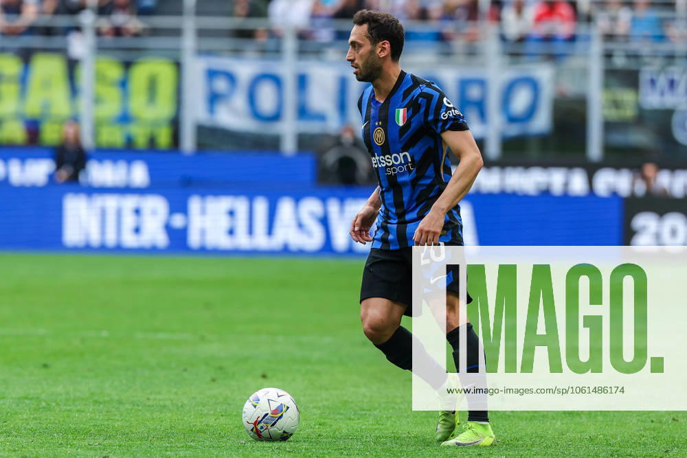 Hakan Calhanoglu of FC Internazionale seen in action during Serie A 2024 25 football match between FC Internazionale and AS Roma at San Siro Stadium Milan Italy on 27 April 2025. Milan Stadio Giuseppe Meazza Milan Italy
