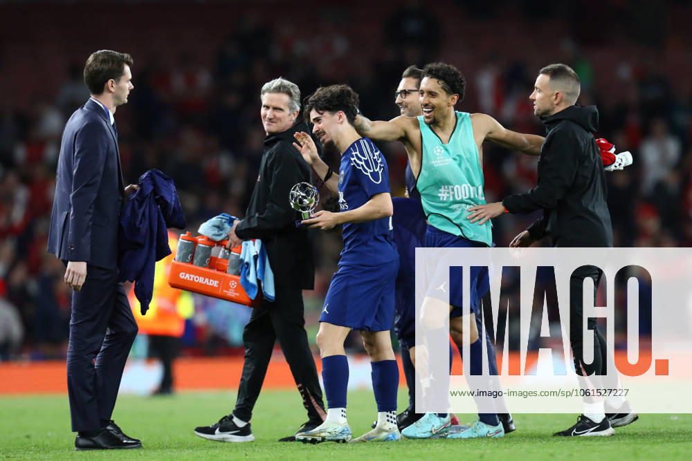 Team captain MARQUINHOS of PSG congratulates his teammate VITINHA who has been voted Player of the Match in the UEFA 2024 25 Semi-Final first leg game between ARSENAL and PARIS SAINT GERMAIN at the Emirates Stadium in London, England London United Kingdom - ZUMAc179 20250429_zep_c179_117