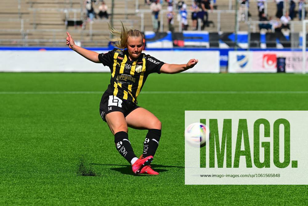 Norrkoping, Sweden, May 1st 2025: Matilda Nilden (14 Hacken) during the semi final in the Swedish Cup on May 1st 2025 between IFK Norrkoping and BK Hacken at Platinumcars Arena in Norrkoping, Sweden (Peter Sonander SPP)