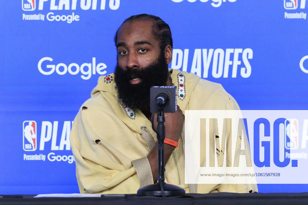 James Harden 1 of the Los Angeles Clippers speaks during a press conference, PK, Pressekonferenz after wining Round One Game Six of the 2025 NBA, Basketball Herren, USA Playoffs against the Denver Nuggets on Thursday May 1, 2025 at Intuit Dome Arena in Inglewood, California. Clippers defeat Nuggets, 111-105. ARIANA RUIZ PI Inglewood USA - ZUMAp124 20250501_zaa_p124_072